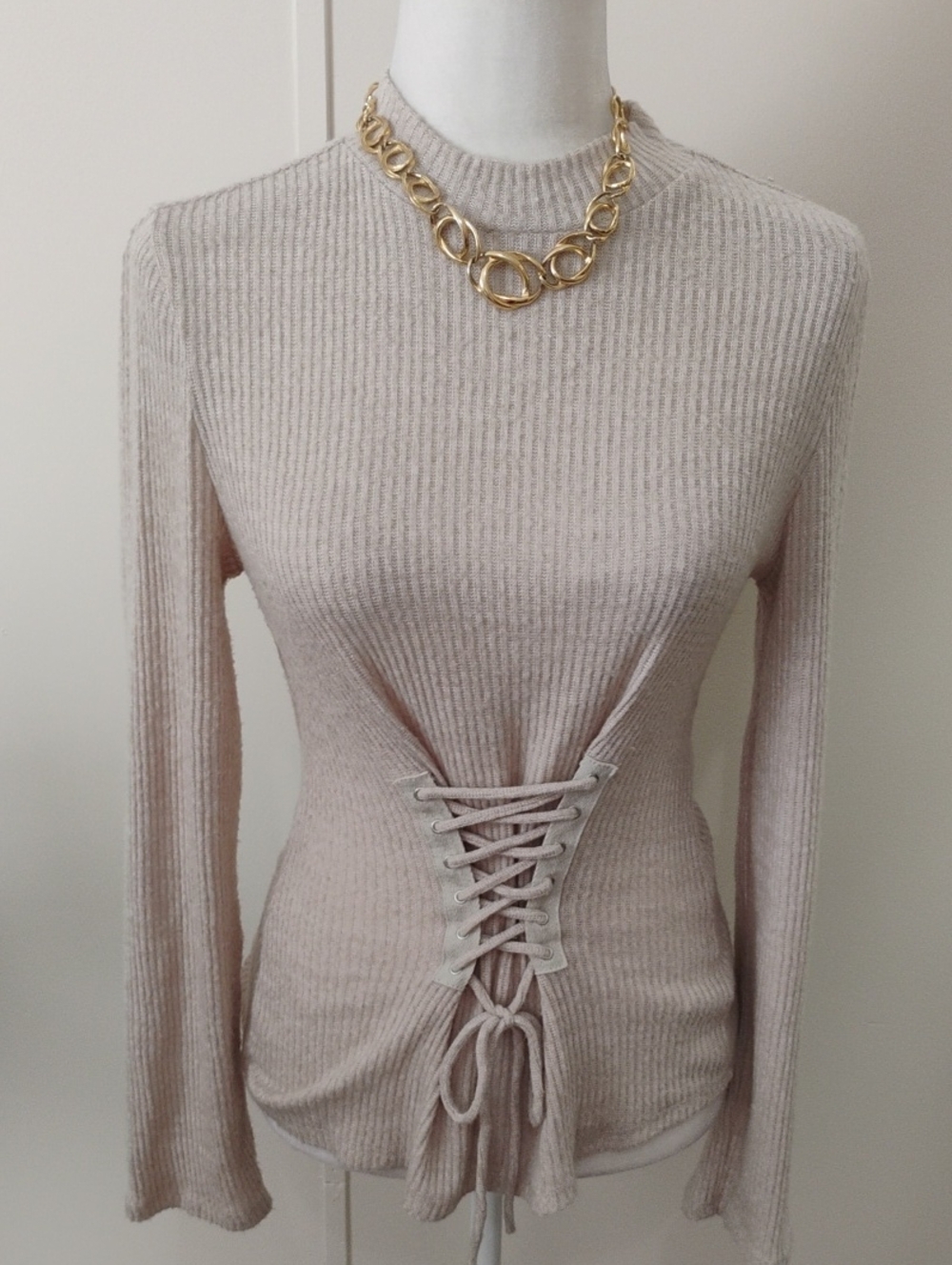 Gorgeous Sweater - Picture 1 of 6